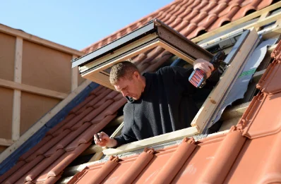 Pose de fenêtres de toit Velux à Aujac